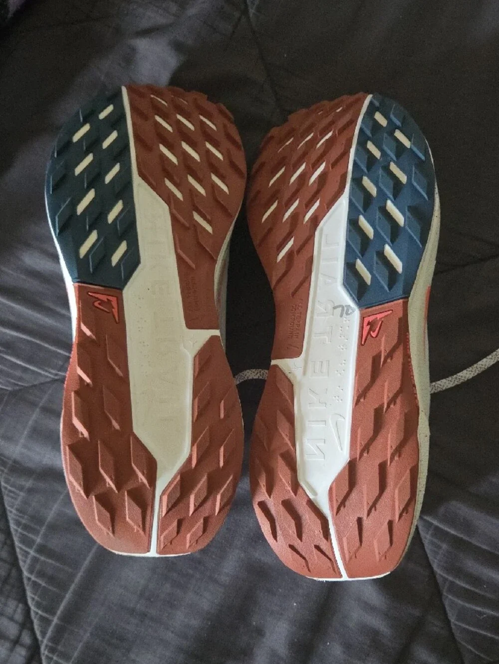 NWOT Nike React Pegasus Trail 5 Gore-Tex. Grey/Pink